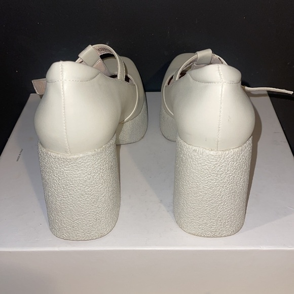 Shoes - Picture 3 of 6